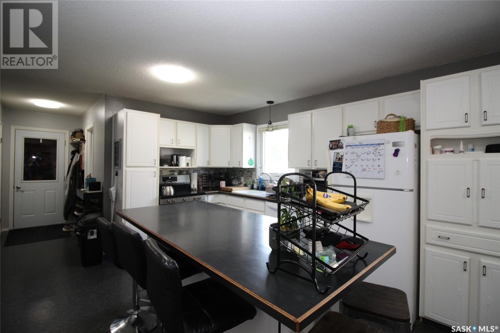405 4th Avenue E, Shaunavon, Saskatchewan  S0N 2M0 - Photo 7 - SK010987