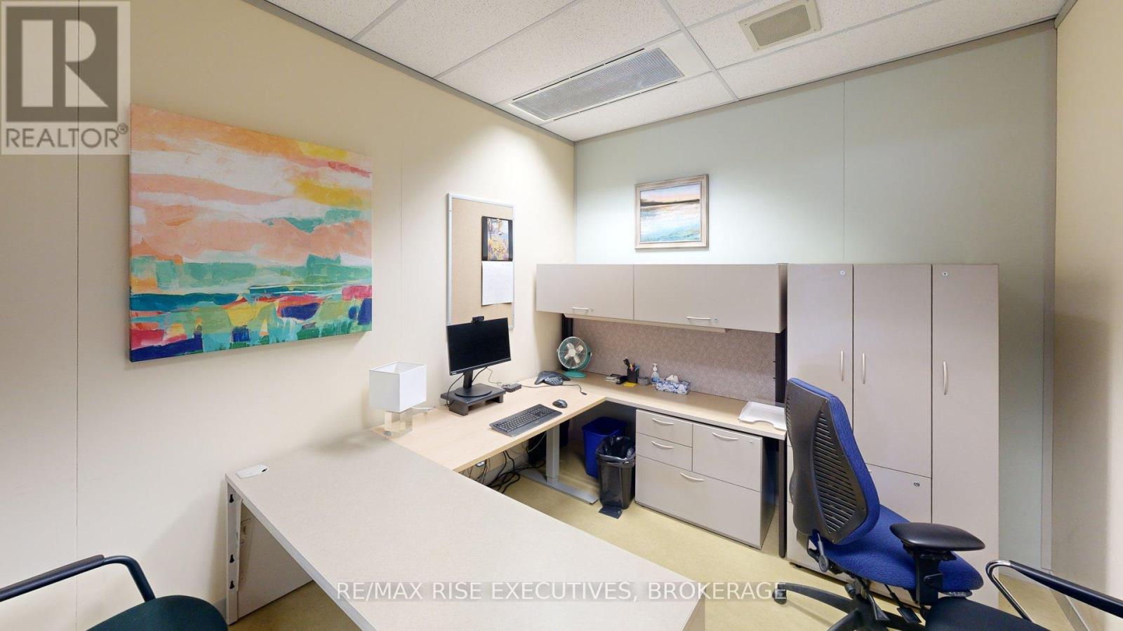 500 - 49 Place D' Armes, Kingston, Ontario  K7K 6E1 - Photo 11 - X12249354
