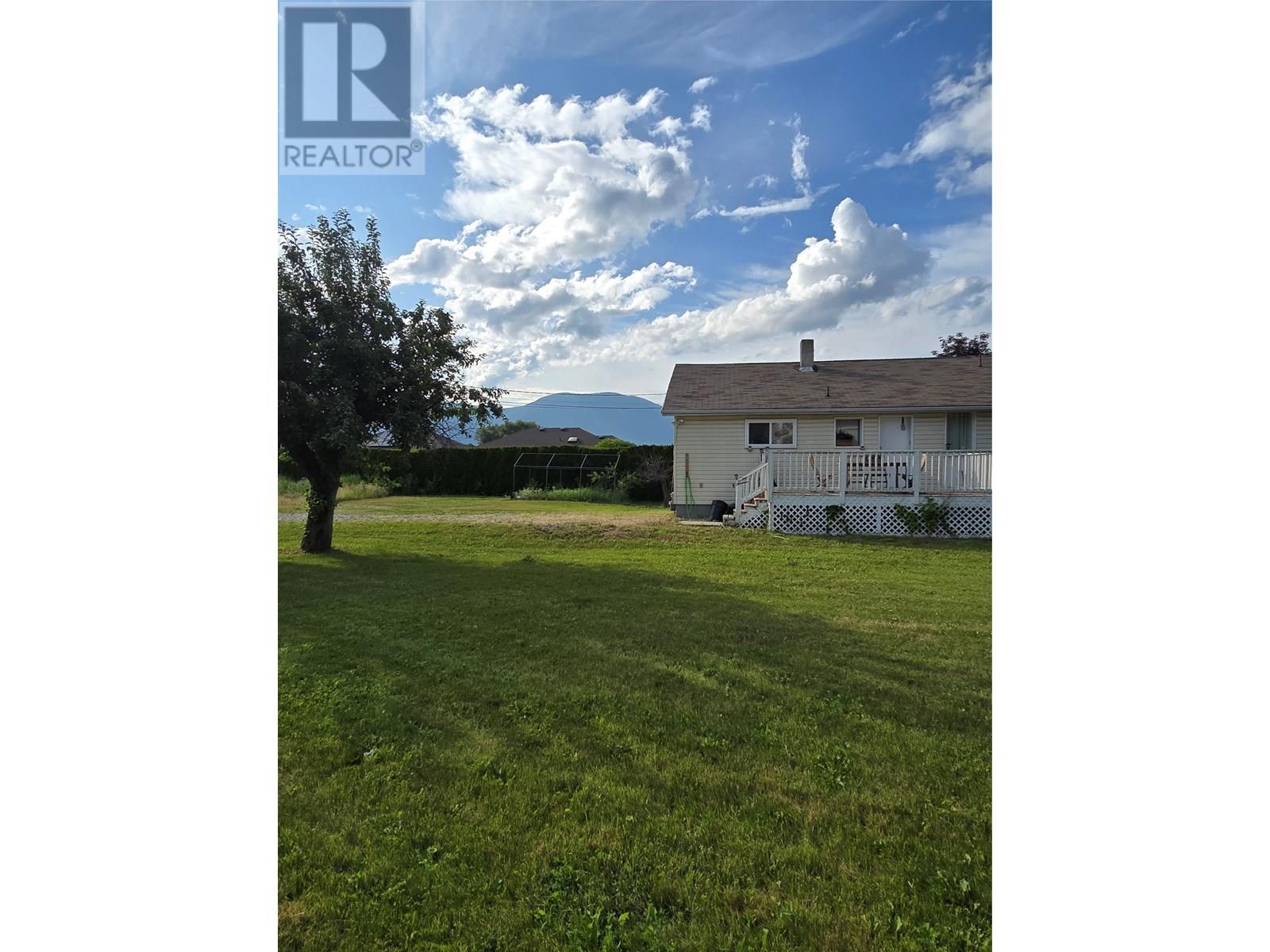 221 Beatty Avenue Nw, Salmon Arm, British Columbia  V1E 4M9 - Photo 12 - 10353627
