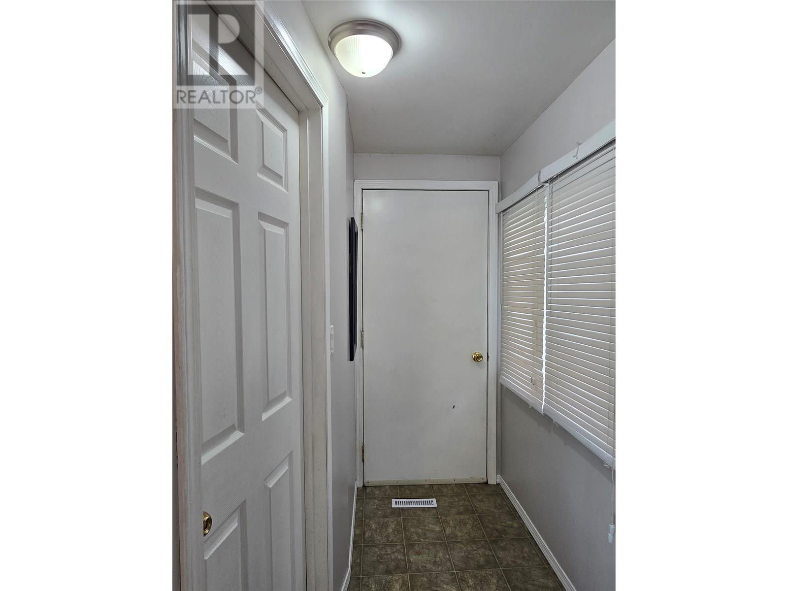 221 Beatty Avenue Nw, Salmon Arm, British Columbia  V1E 4M9 - Photo 26 - 10353627