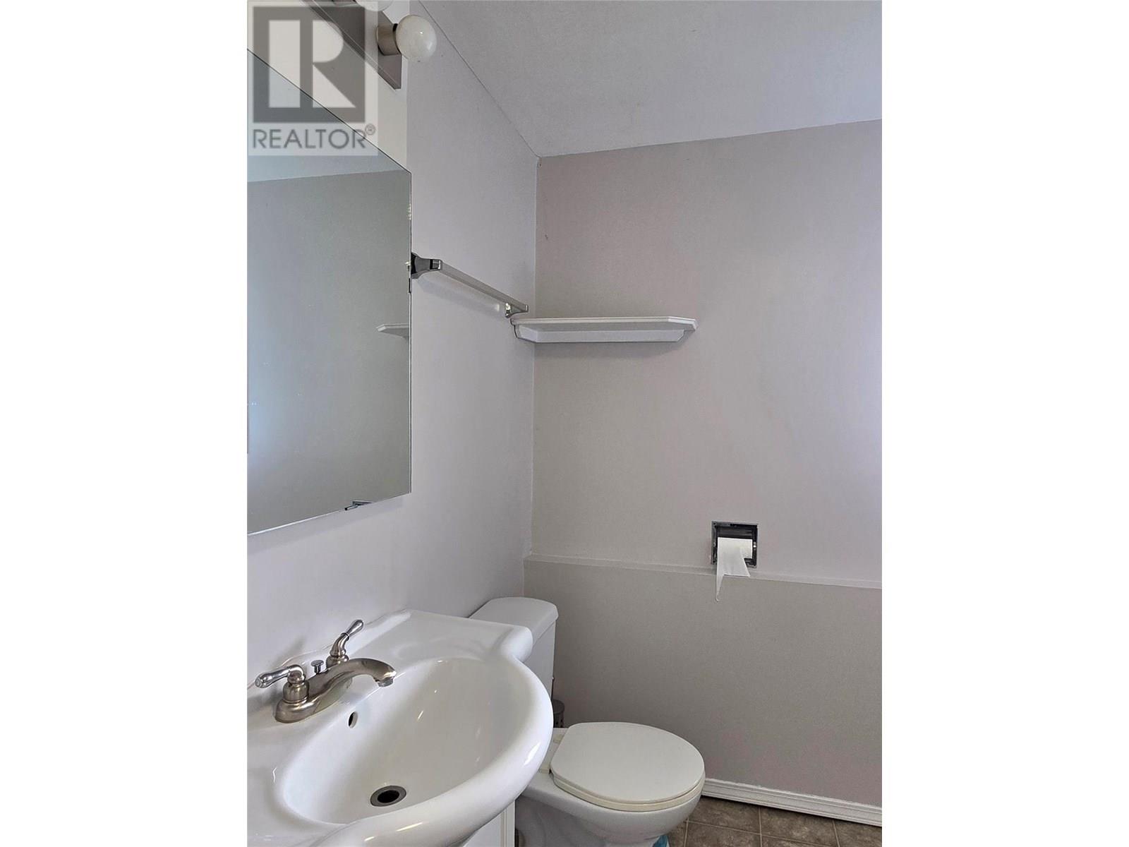 221 Beatty Avenue Nw, Salmon Arm, British Columbia  V1E 4M9 - Photo 27 - 10353627