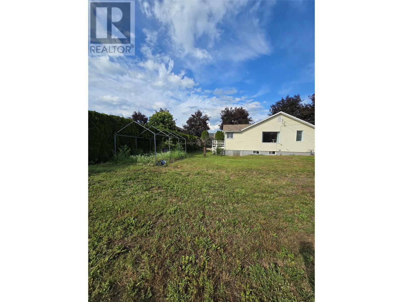 Property at 221 Beatty Avenue NW image 4