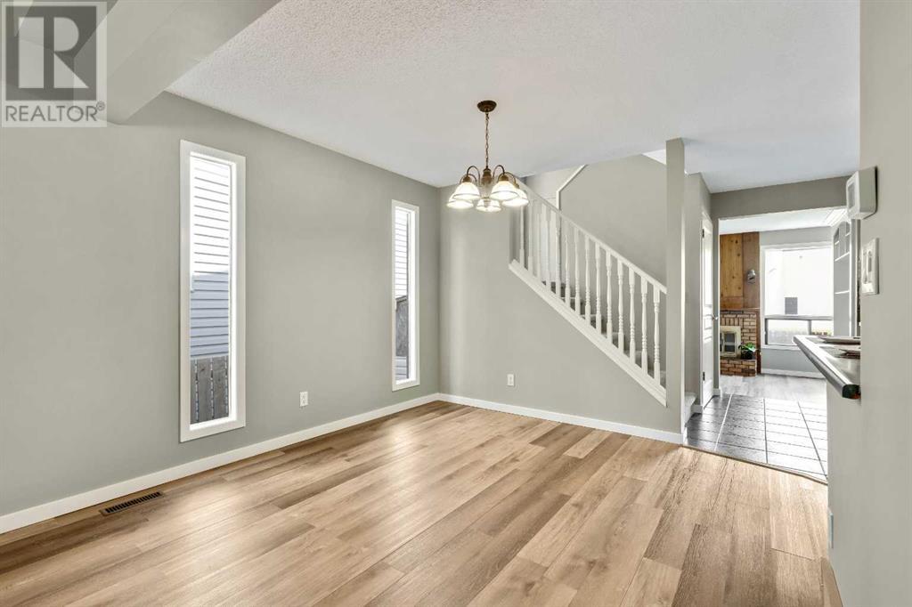 Property at 40 Gleneagle Place SW image 5