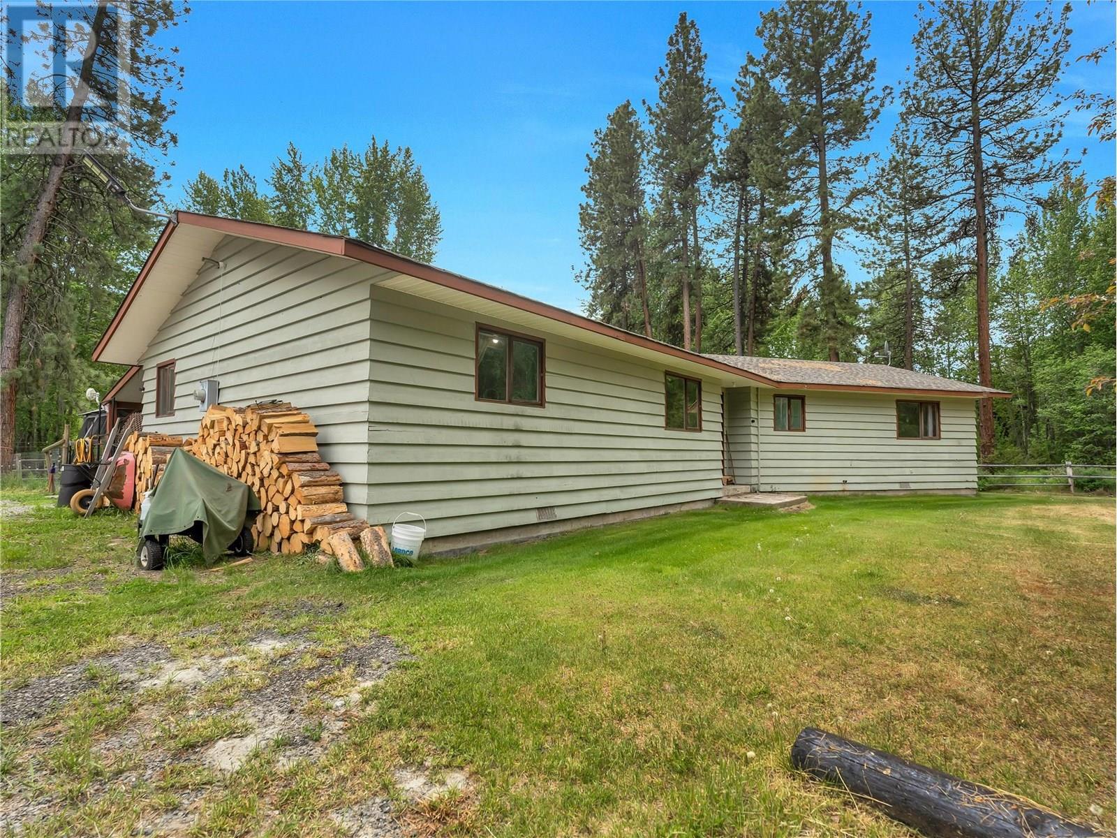 2035 Princeton Summerland Road, Princeton, British Columbia  V0X 1W0 - Photo 2 - 10349291