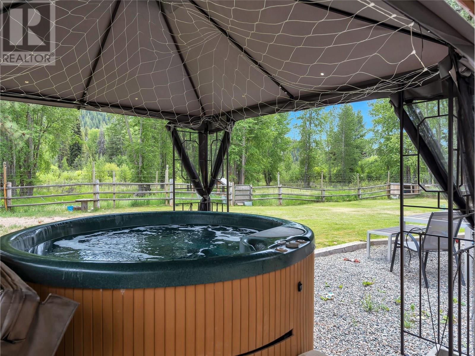 2035 Princeton Summerland Road, Princeton, British Columbia  V0X 1W0 - Photo 14 - 10349291