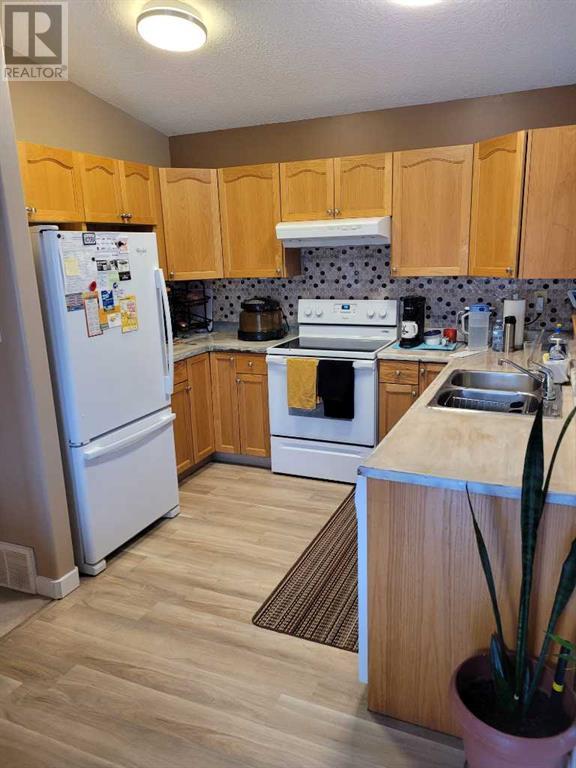 Property at 9405 Lakeland Drive image 5