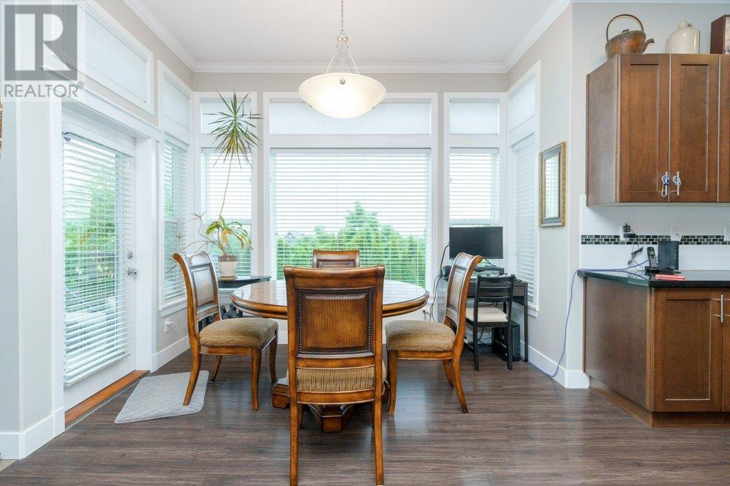 Property at 1310 FIFESHIRE STREET image 4