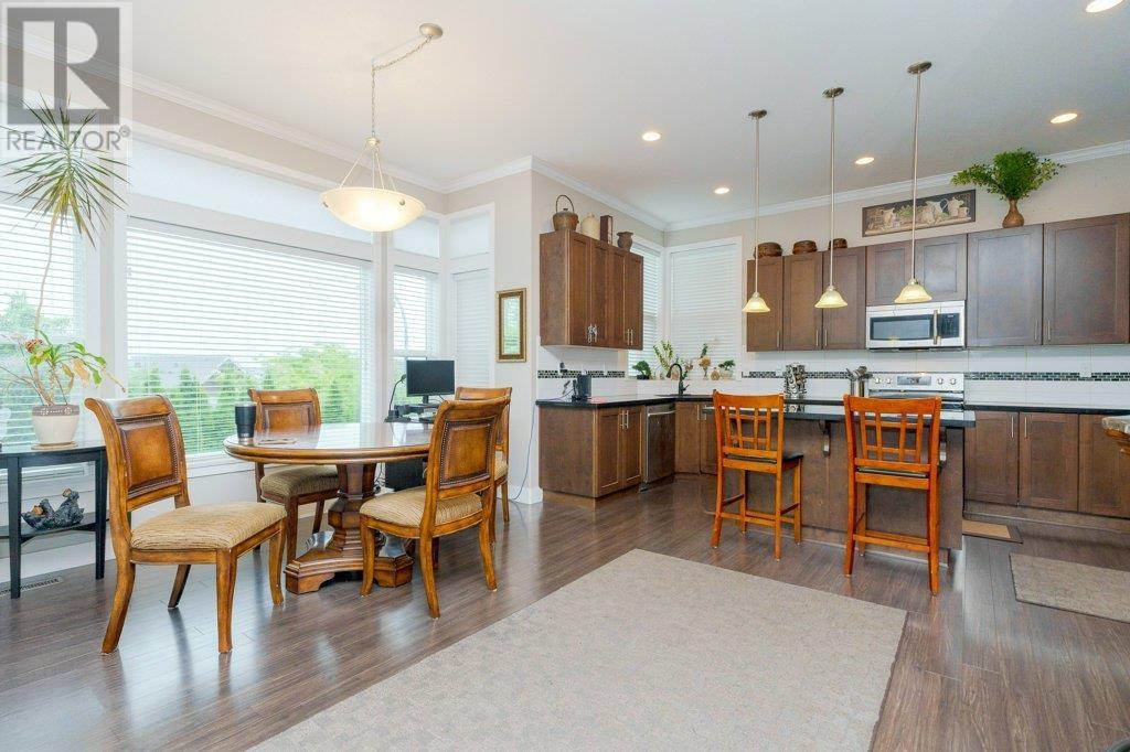 Property at 1310 FIFESHIRE STREET image 2