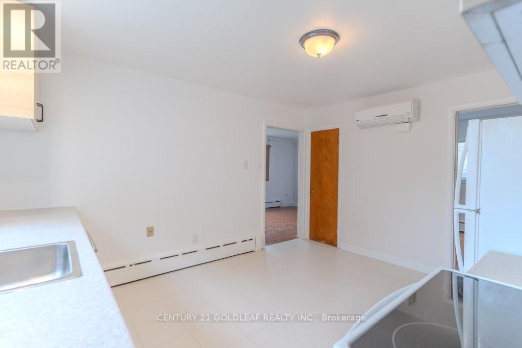 151 Montfort Street, Ottawa, Ontario  K1L 5P5 - Photo 9 - X12250879