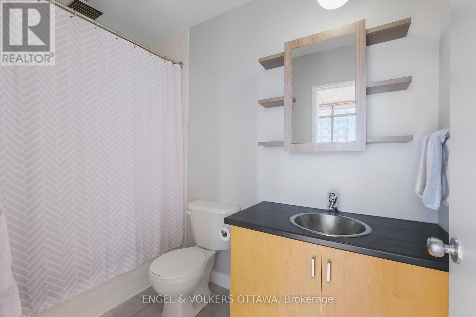 1304 - 180 York Street, Ottawa, Ontario  K1N 1J6 - Photo 19 - X12250939