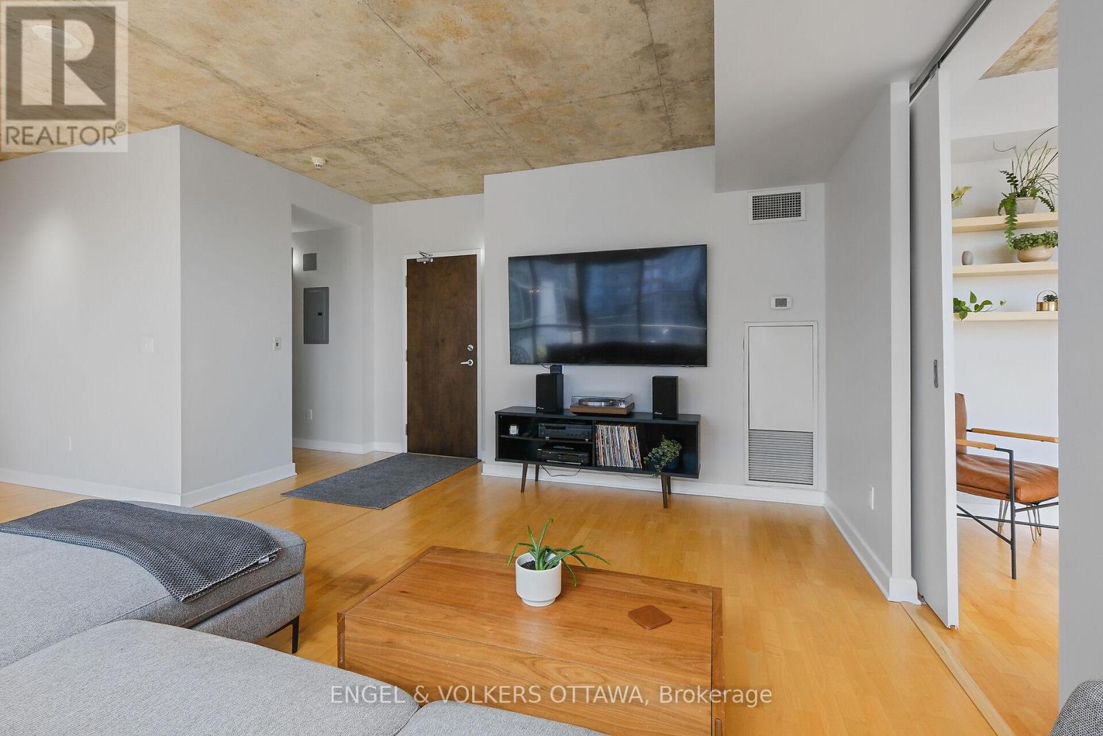 1304 - 180 York Street, Ottawa, Ontario  K1N 1J6 - Photo 7 - X12250939