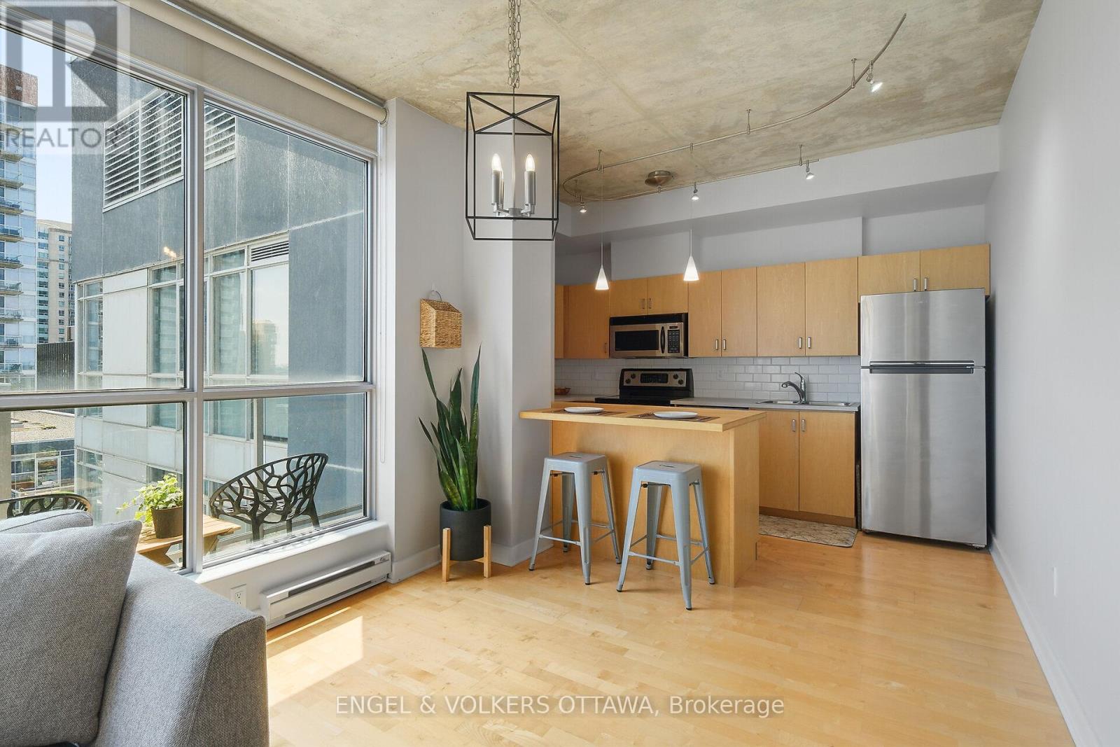 1304 - 180 York Street, Ottawa, Ontario  K1N 1J6 - Photo 8 - X12250939