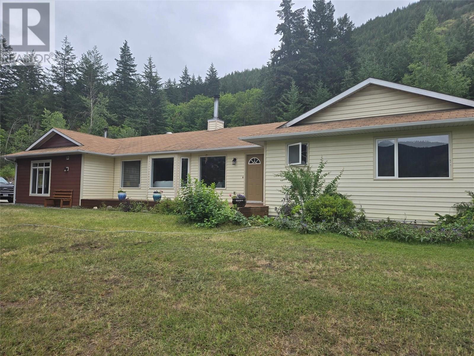 6960 Brewer Road, Coldstream, British Columbia  V1B 3H2 - Photo 2 - 10353820