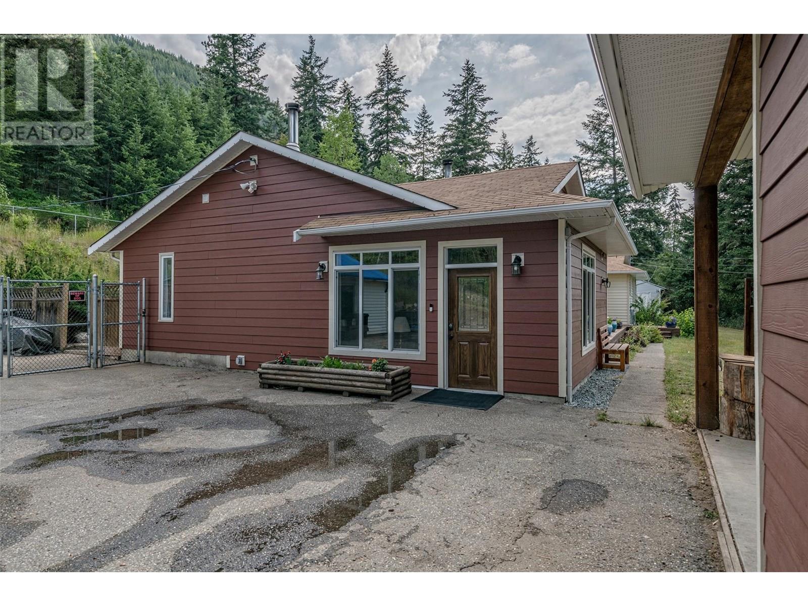 6960 Brewer Road, coldstream, British Columbia
