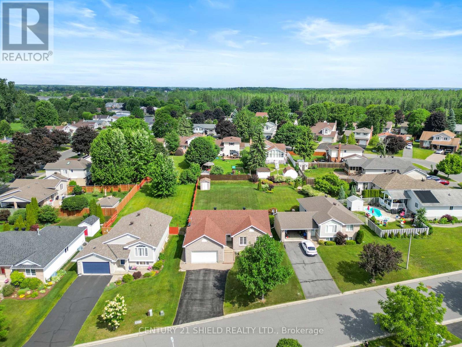 Property at 140 MARKELL CRESCENT image 3