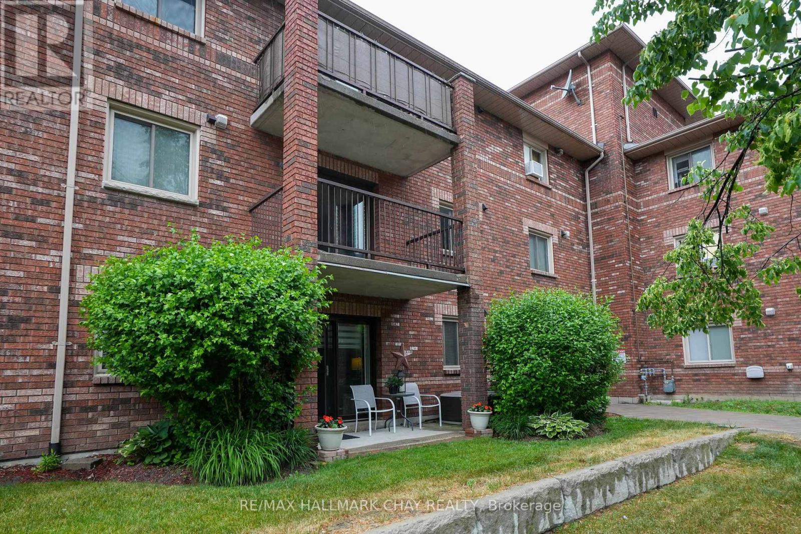 Property at 106 - 1 QUAIL CRESCENT image 3