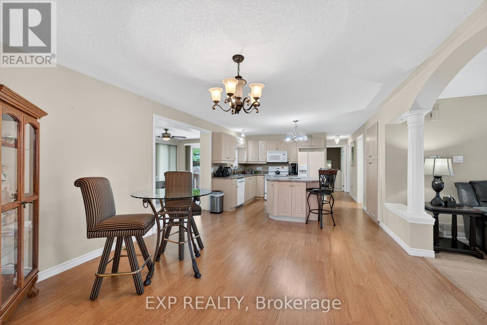 30 Illinois Crescent, Wasaga Beach, Ontario  L9Z 3A8 - Photo 6 - S12250869