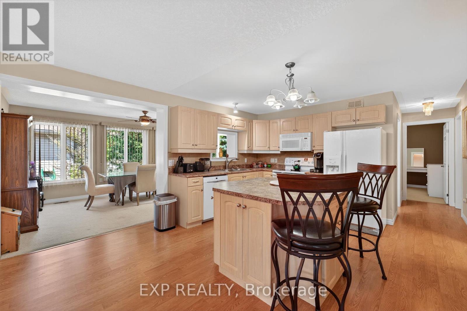 30 Illinois Crescent, Wasaga Beach, Ontario  L9Z 3A8 - Photo 7 - S12250869