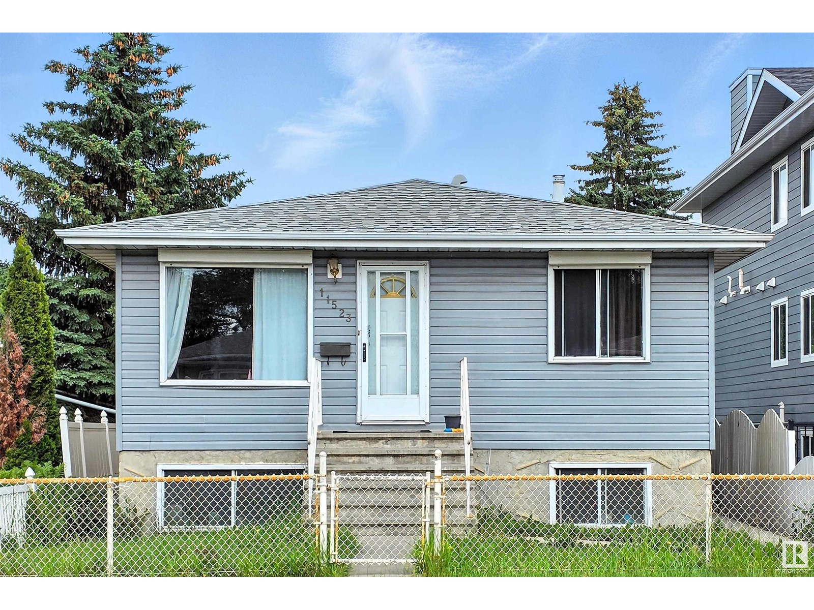 Property at 11523 82 ST NW image 1