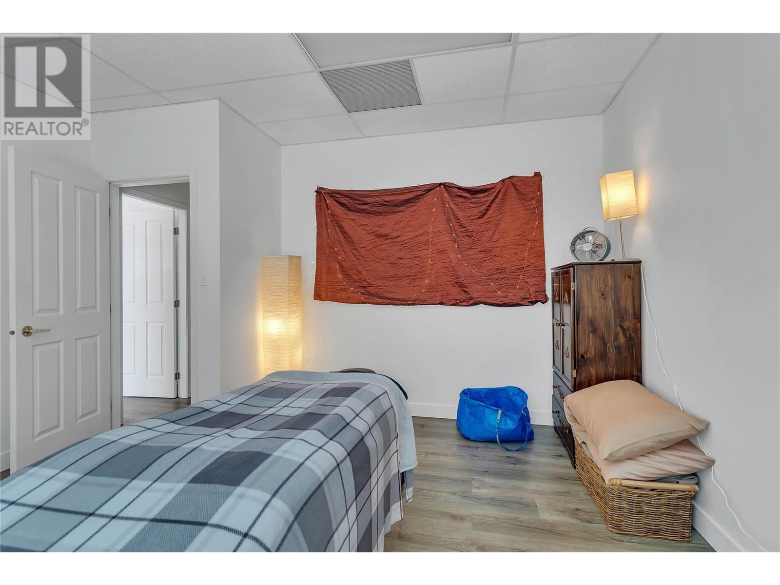 13201 Victoria Road, Summerland, British Columbia  V0H 1Z0 - Photo 10 - 10354066