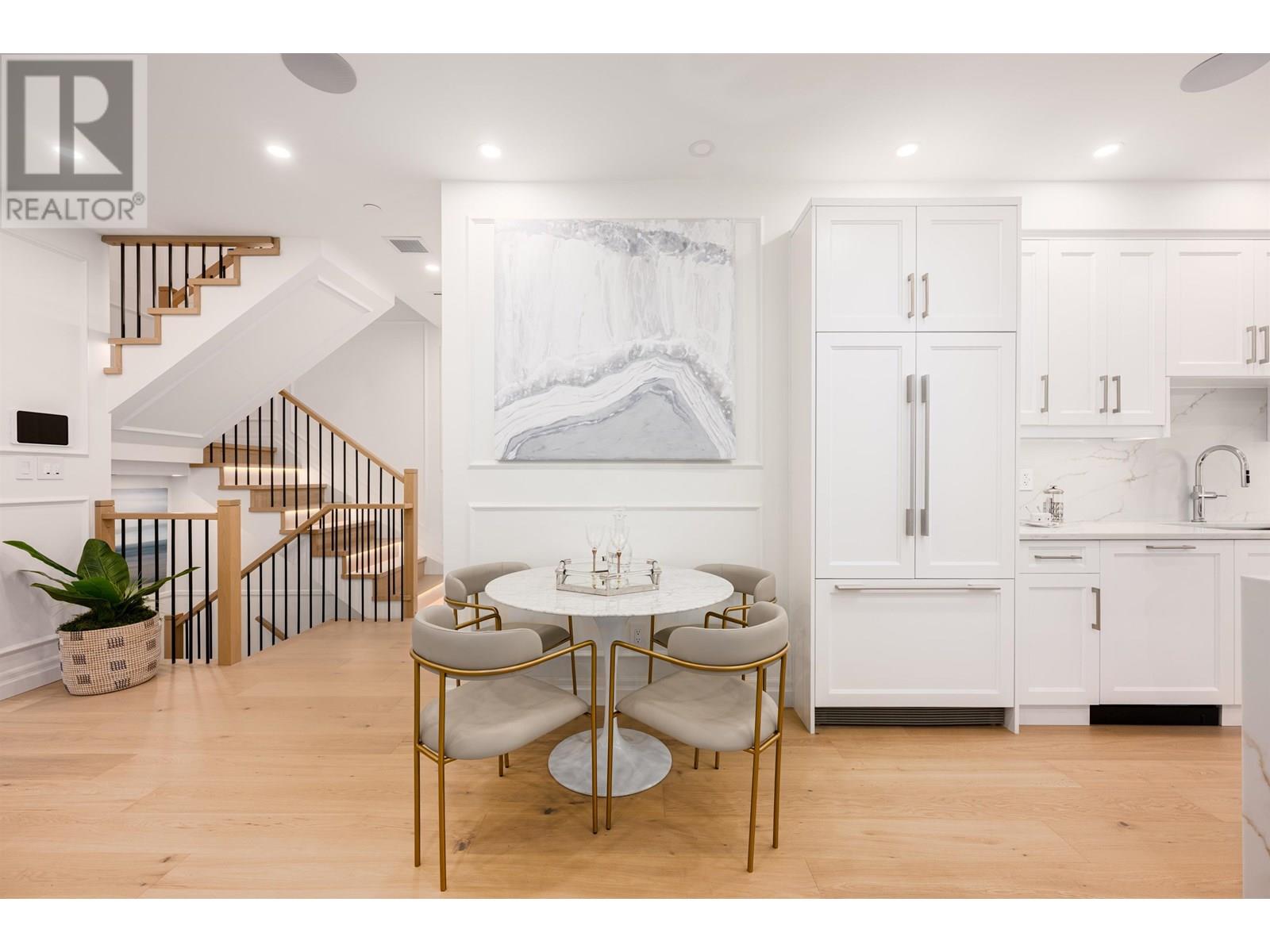 2014 W 15th Avenue, Vancouver, British Columbia  V7V 3P3 - Photo 9 - R3020844