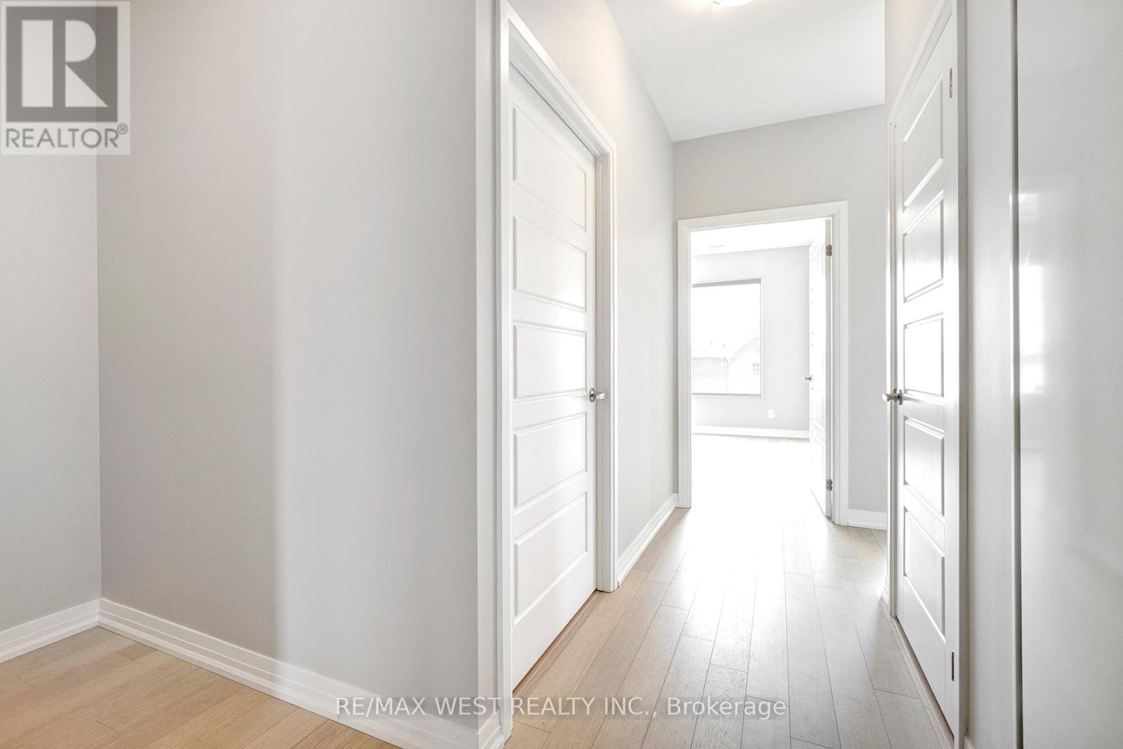 302 - 3285 Carding Mill Trail, Oakville, Ontario  L6M 1S1 - Photo 3 - W12250865