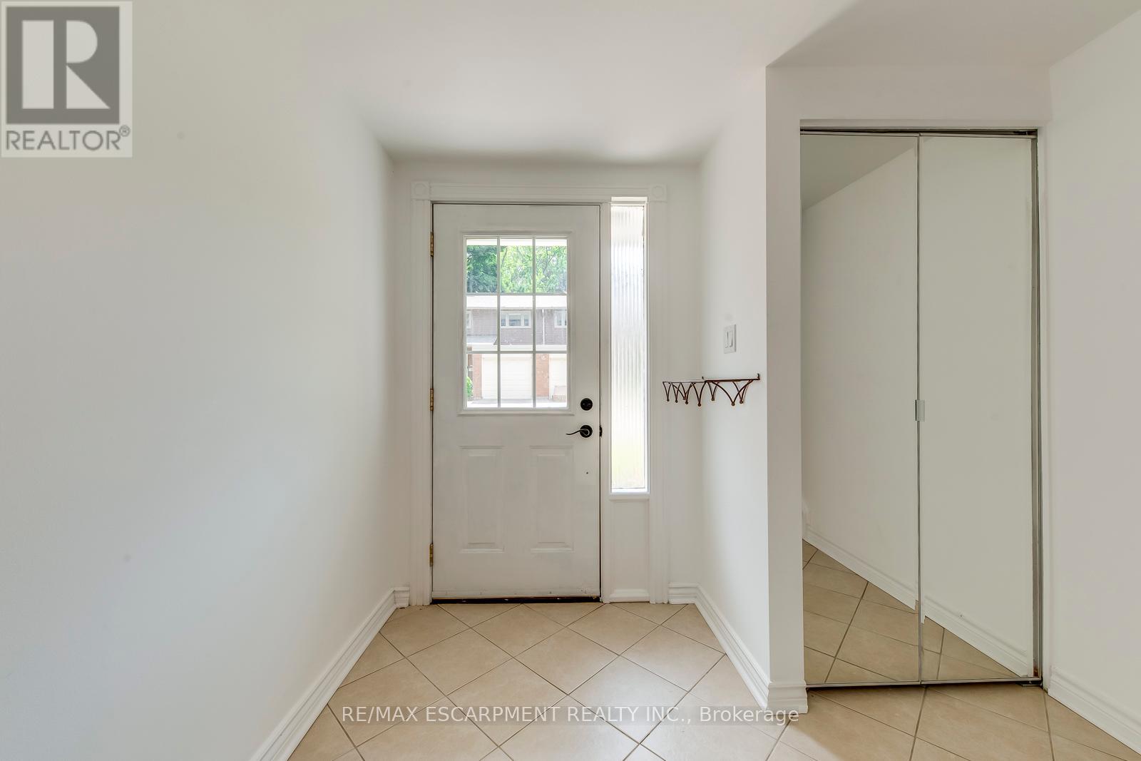 Property at 4 - 1270 GAINSBOROUGH DRIVE image 3