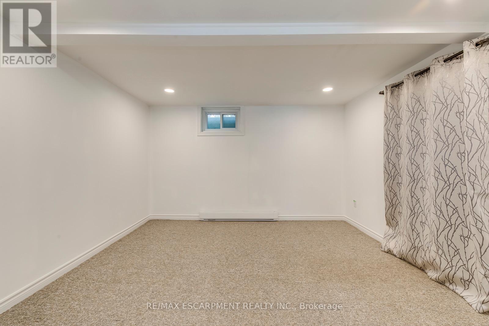 Property at 4 - 1270 GAINSBOROUGH DRIVE image 5