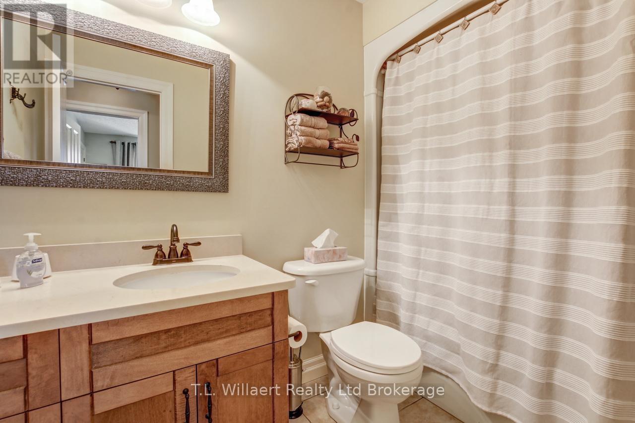 7 Lyndale Road, Tillsonburg, Ontario  N4G 5V9 - Photo 17 - X12250987
