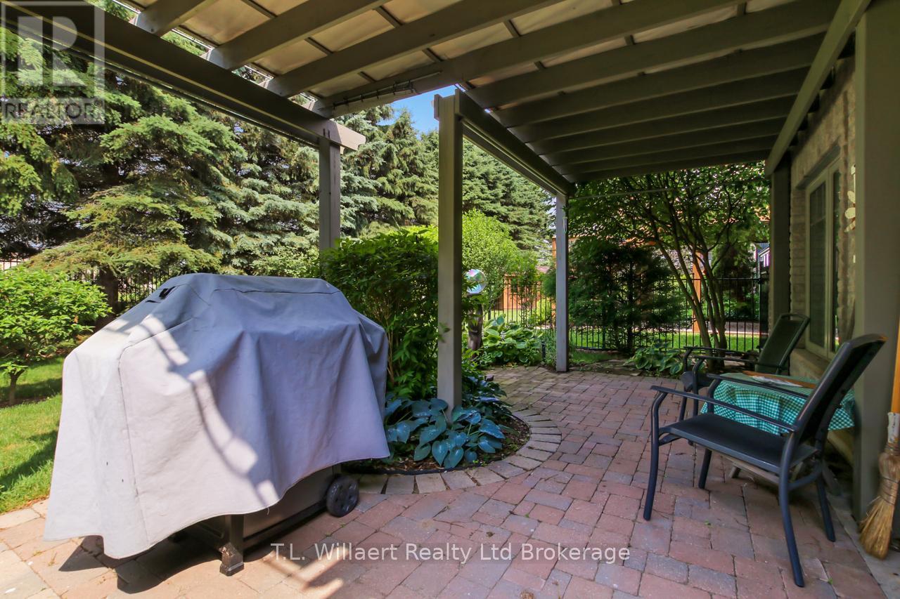 7 Lyndale Road, Tillsonburg, Ontario  N4G 5V9 - Photo 27 - X12250987