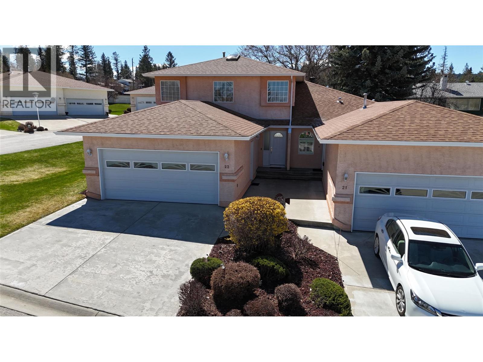 617 27th Avenue S Unit# 22, Cranbrook, British Columbia V1C 6L1 - Photo 1 - 10331604