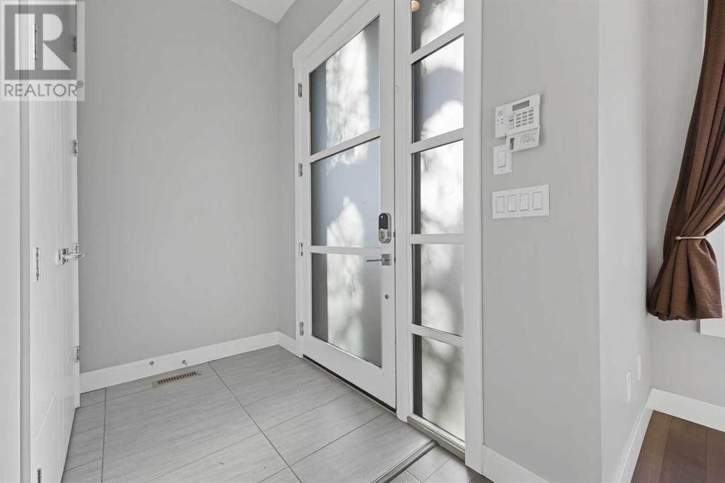 Property at 1826 33 Avenue SW image 4