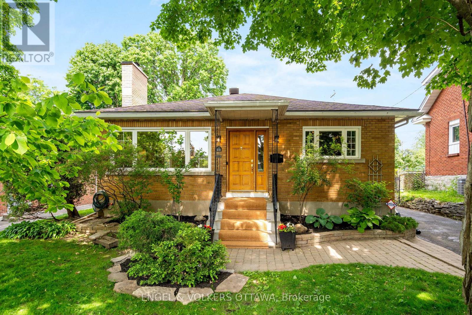 Property at 631 ROWANWOOD AVENUE image 2