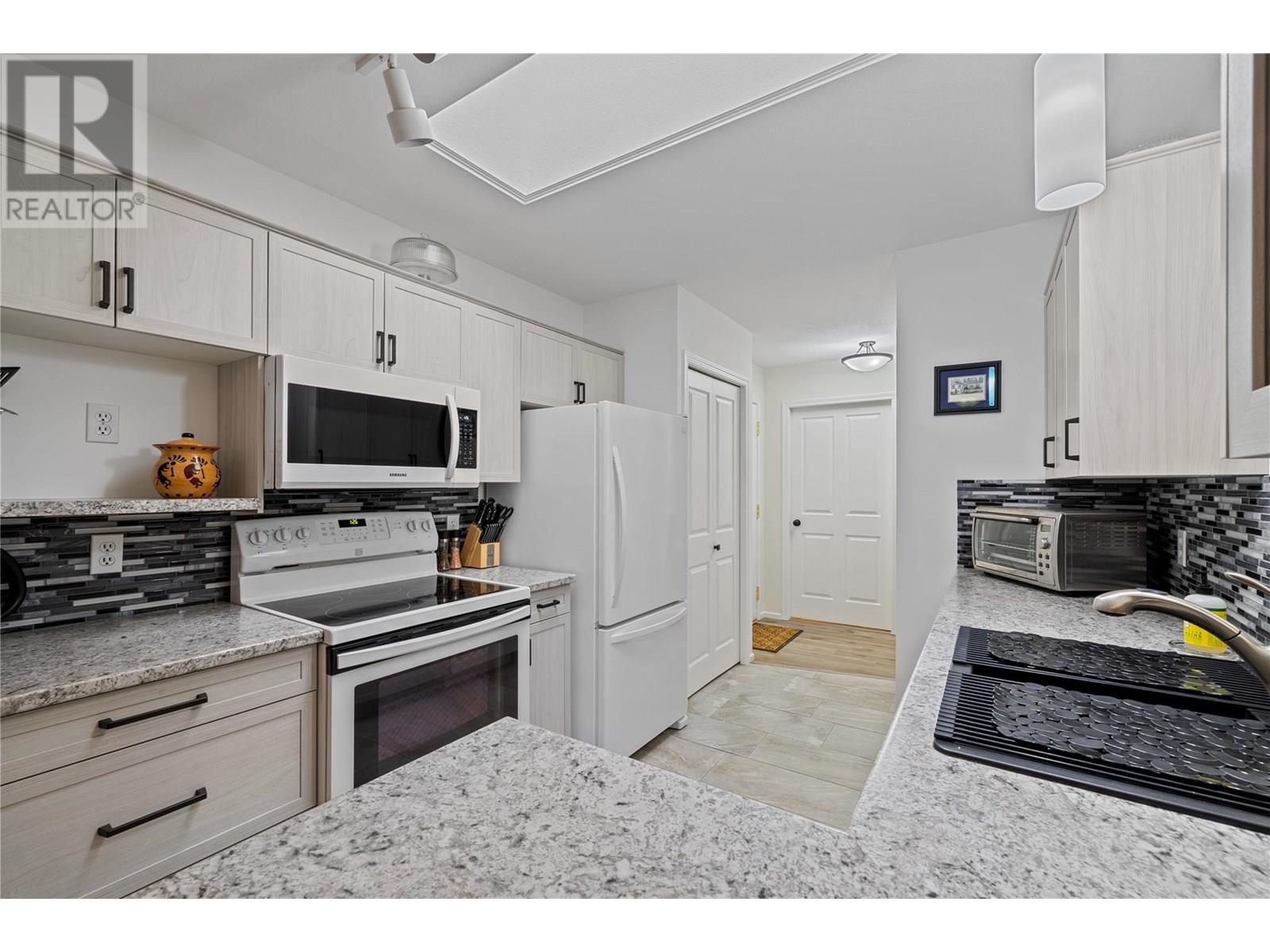 Property at 3858 Brown Road Unit# 305 Lot# 80 image 3