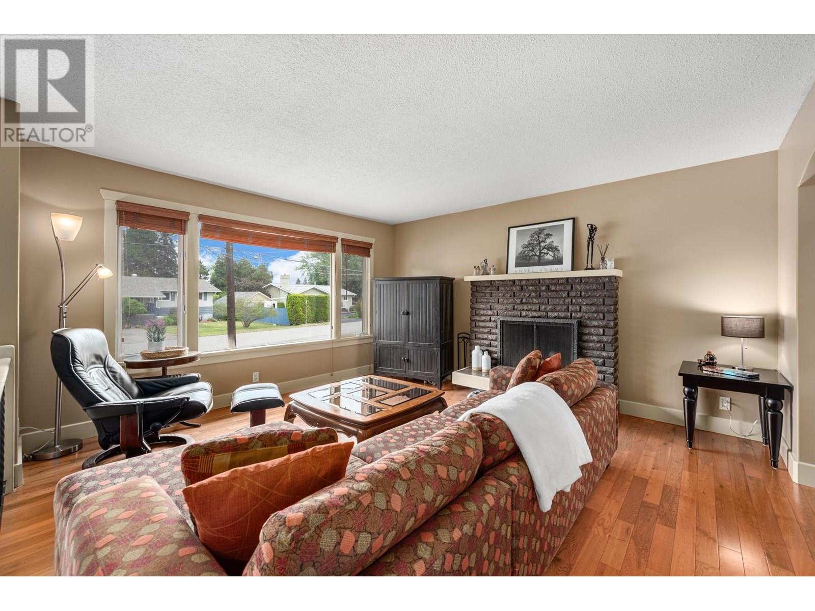 Property at 745 HUNTINGTON Drive image 3