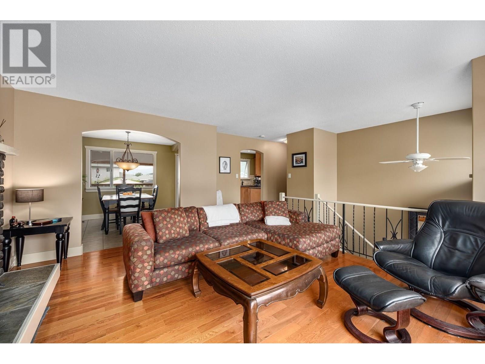 Property at 745 HUNTINGTON Drive image 4