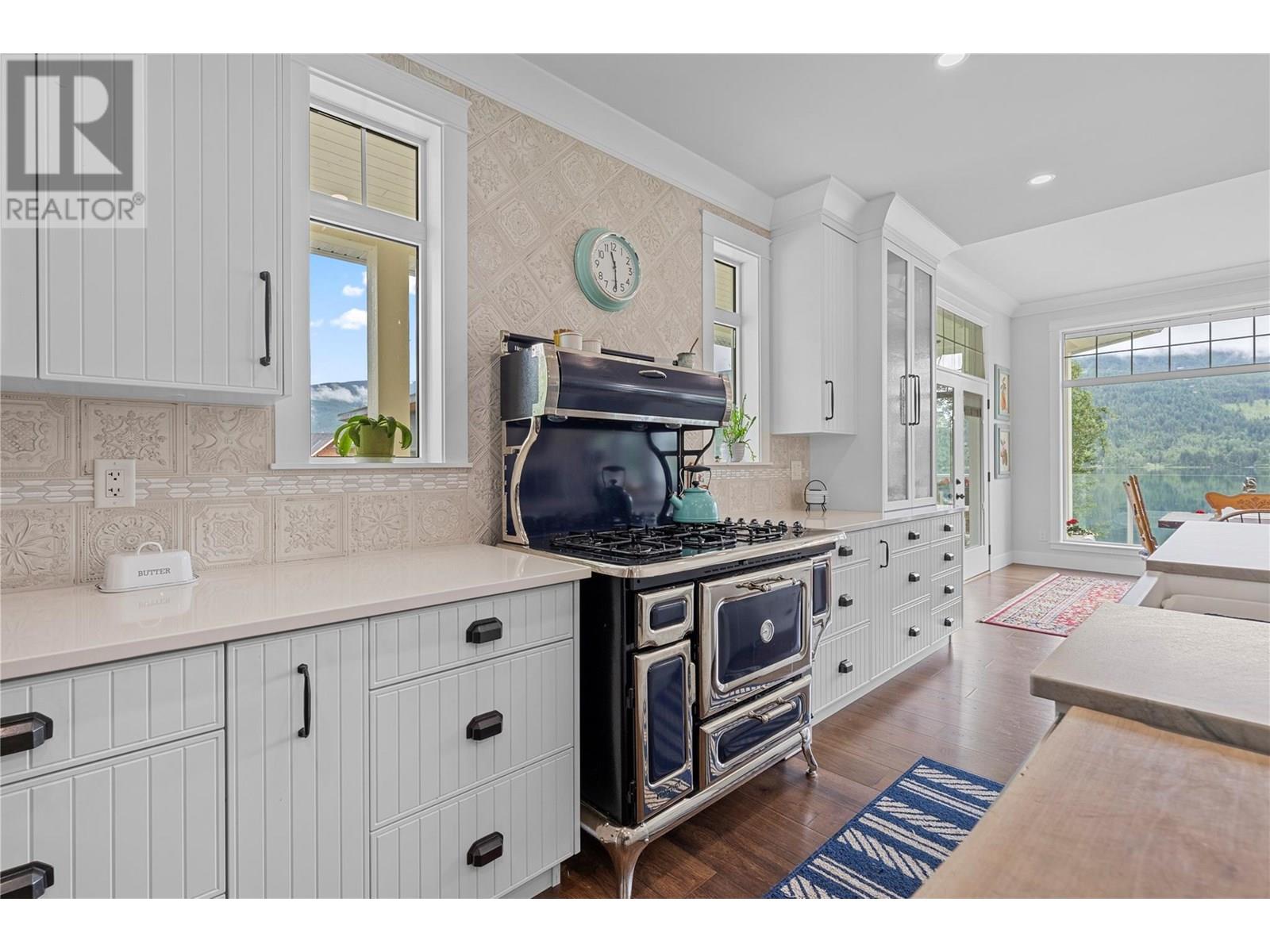 3828 Parri Road, Sorrento, British Columbia  V0E 2W1 - Photo 15 - 10354124