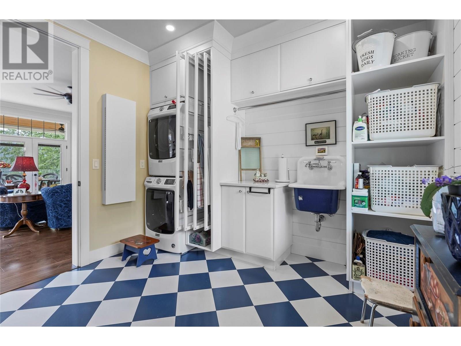 3828 Parri Road, Sorrento, British Columbia  V0E 2W1 - Photo 24 - 10354124