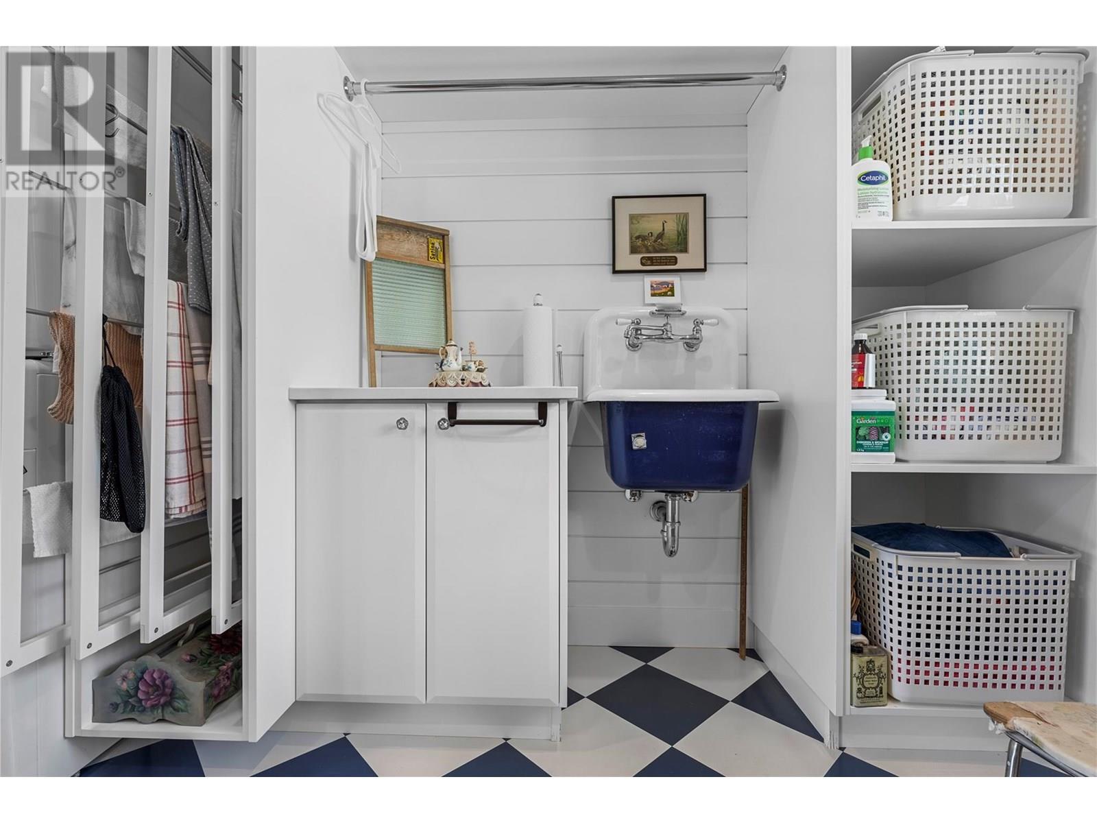 3828 Parri Road, Sorrento, British Columbia  V0E 2W1 - Photo 26 - 10354124