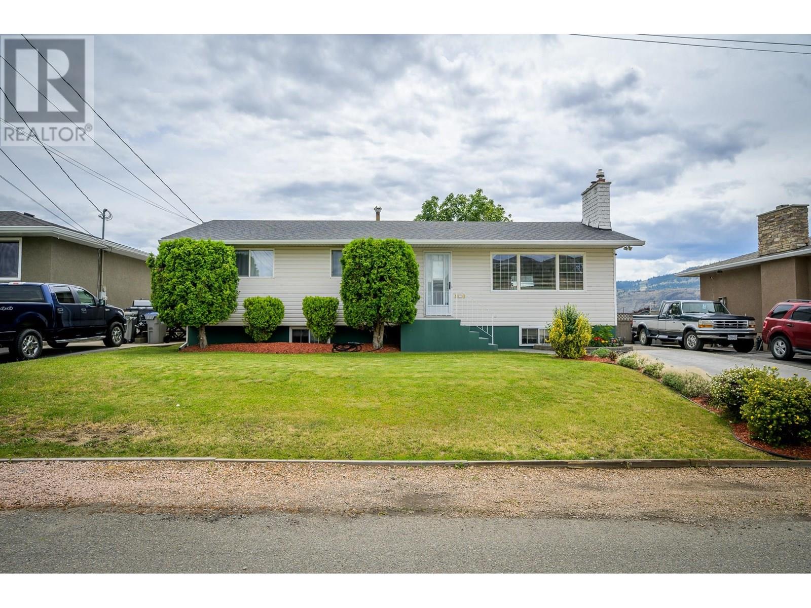 Property at 927 Cranbrook Place image 1
