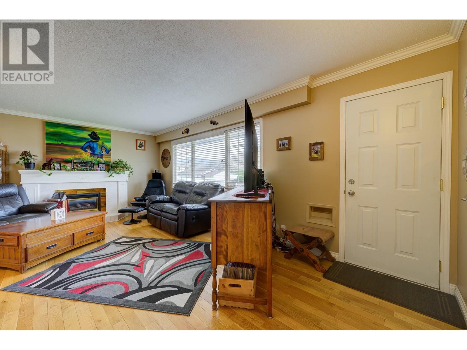 Property at 927 Cranbrook Place image 2