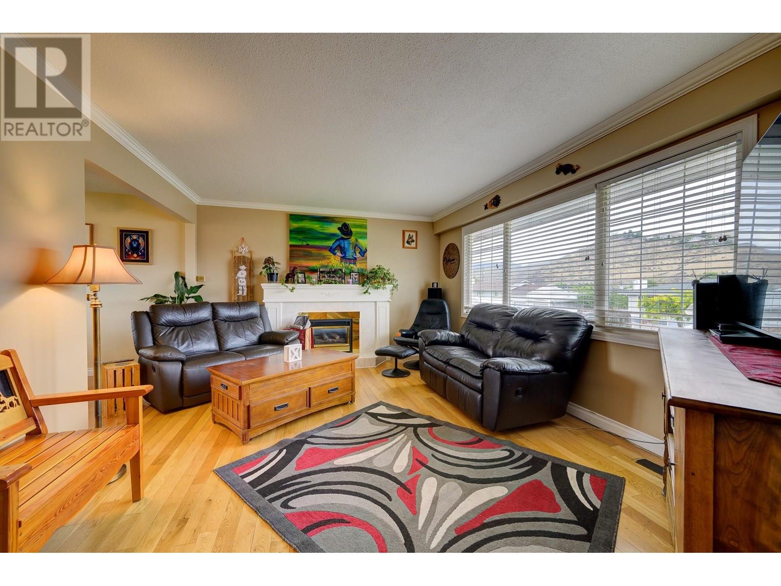 Property at 927 Cranbrook Place image 3