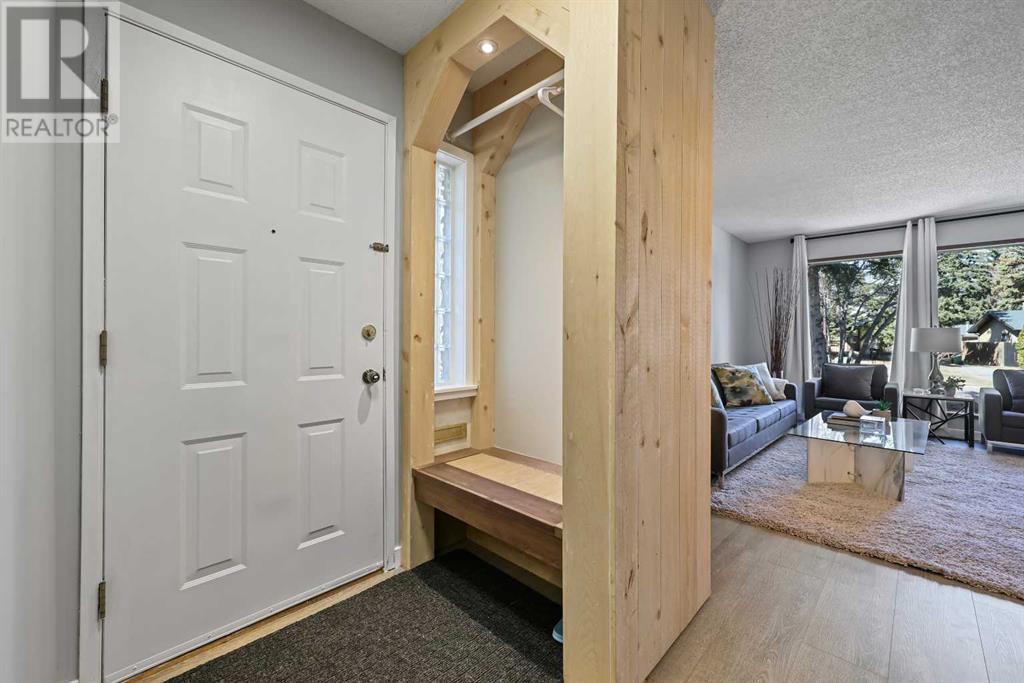 Property at 544 Ranchview Court NW image 4