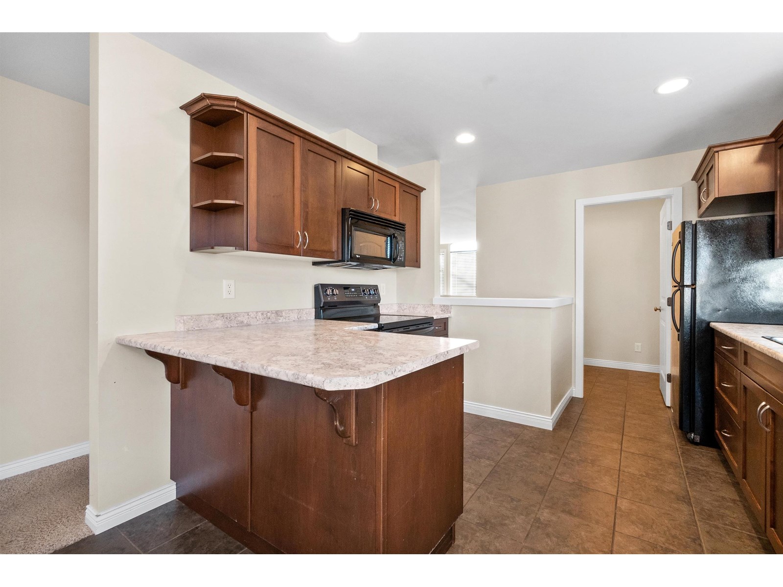 Property at 46151 THIRD AVENUE image 4