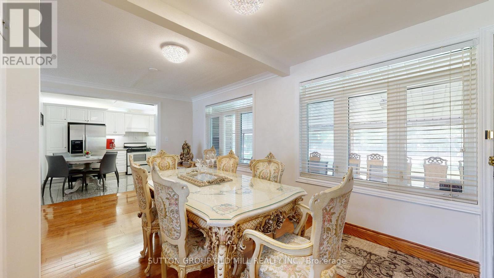 9 Westmount Park Road, Toronto, Ontario  M9P 1R4 - Photo 11 - W12250956
