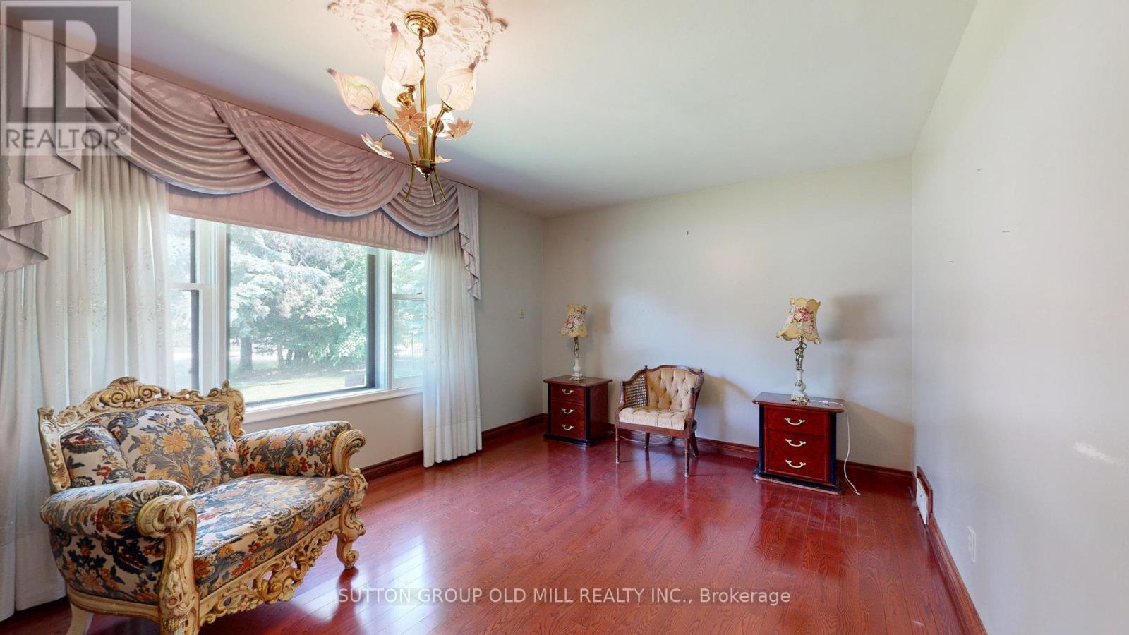 9 Westmount Park Road, Toronto, Ontario  M9P 1R4 - Photo 14 - W12250956