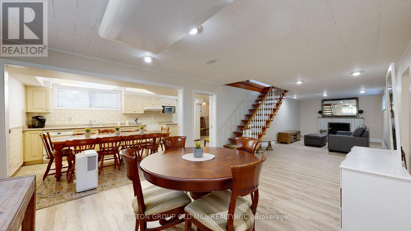 9 Westmount Park Road, Toronto, Ontario  M9P 1R4 - Photo 19 - W12250956