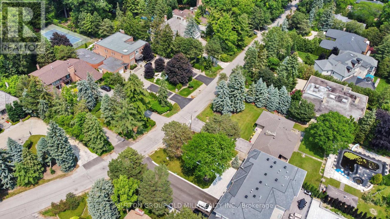 9 Westmount Park Road, Toronto, Ontario  M9P 1R4 - Photo 7 - W12250956