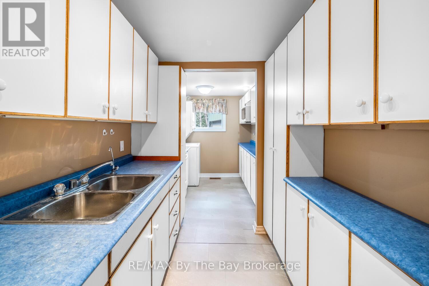 1120 King Edward Avenue, South Bruce Peninsula, Ontario  N0H 2G0 - Photo 12 - X12251015