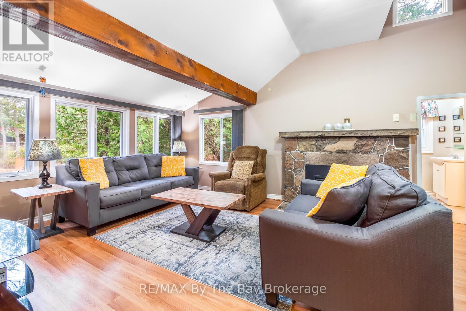 1120 King Edward Avenue, South Bruce Peninsula, Ontario  N0H 2G0 - Photo 13 - X12251015